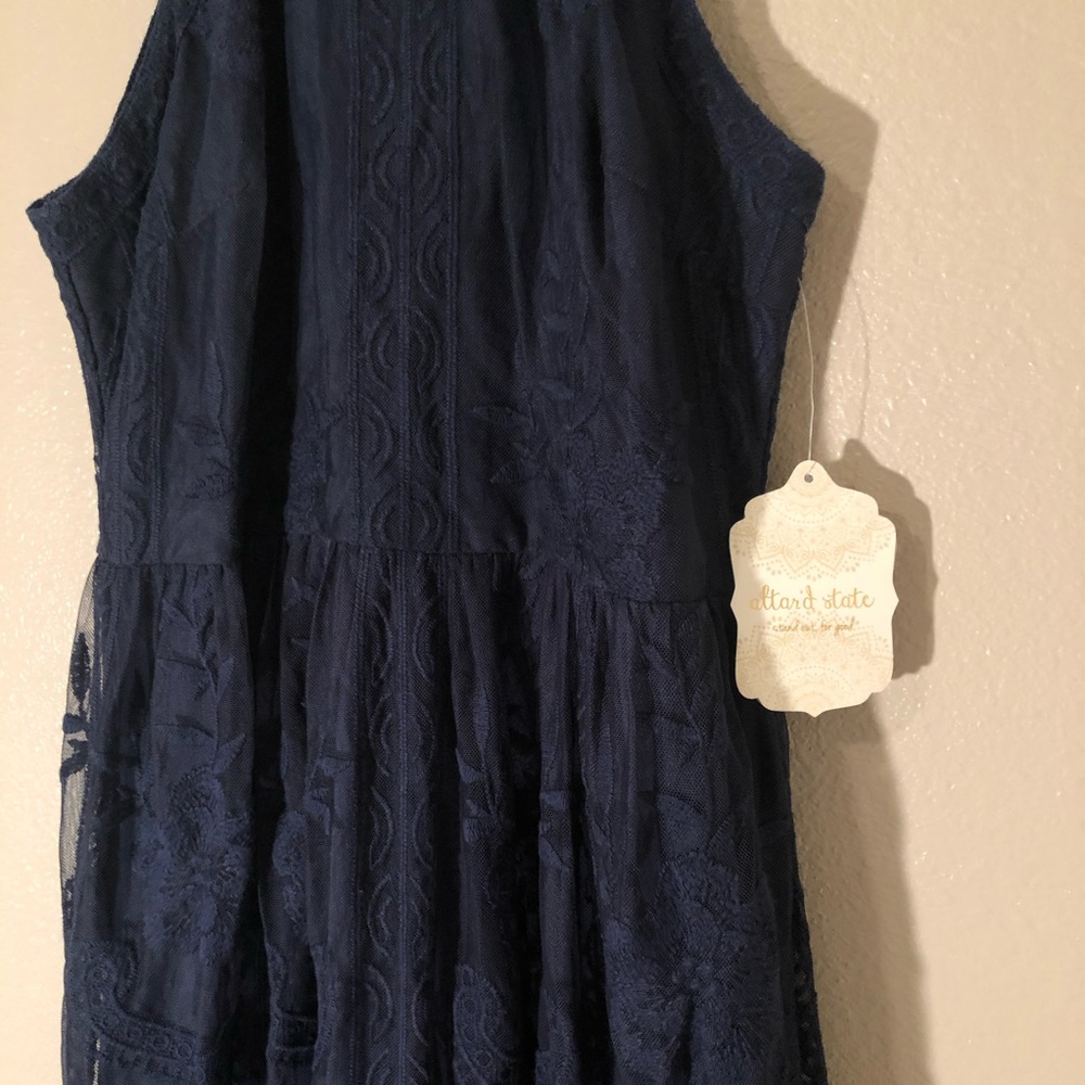 NWOT Navy Altar’d State Haltered Lace Maxi Dress - Picture 5 of 11